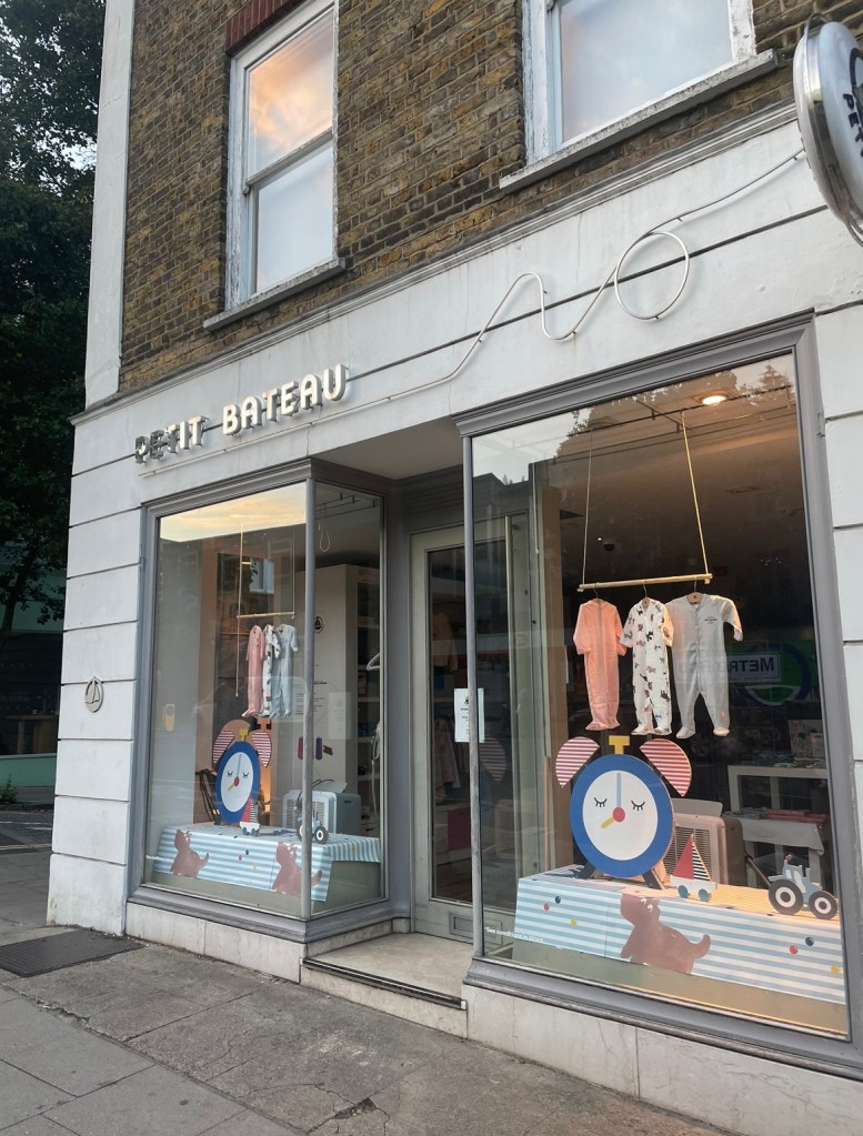 Petit Bateau: The shop was closed, but it was the end of the day it was time to go home